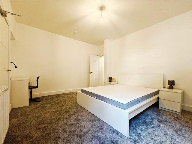 Flat for rent in Charlotteville, Westborough