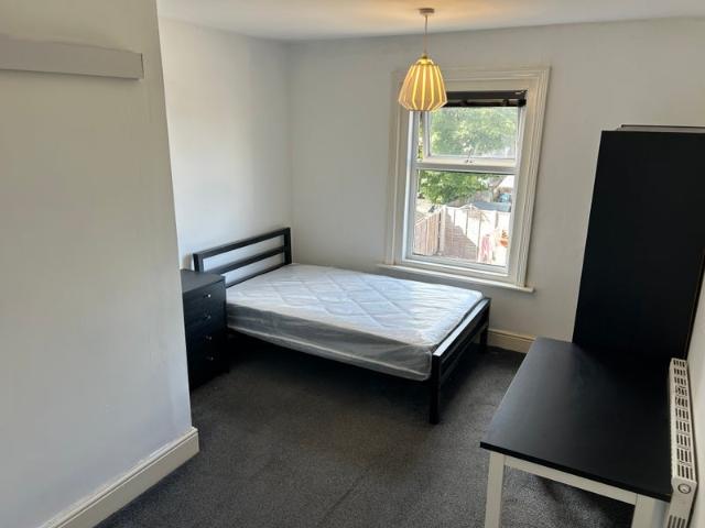Room for rent in Upper Parkstone, Poole