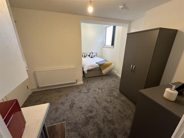 Room for rent in Potters Corner, East Midlands
