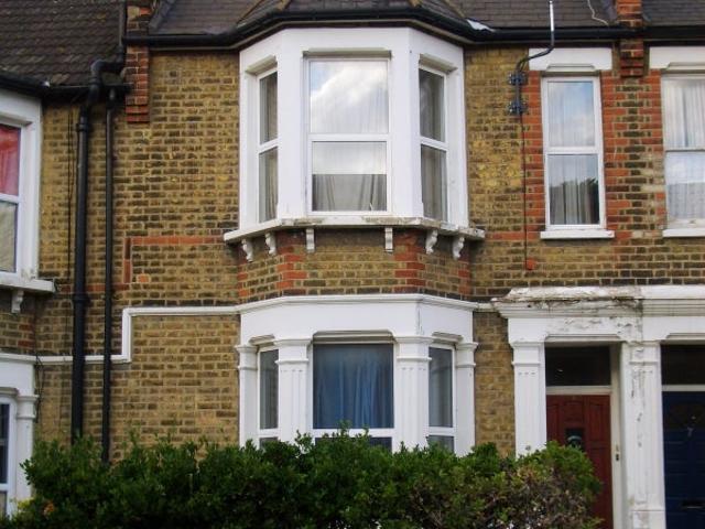 Room for rent in Charlton, Greater London