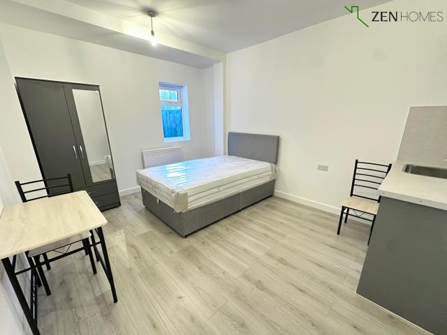 Room for rent in Highams Park, Greater London