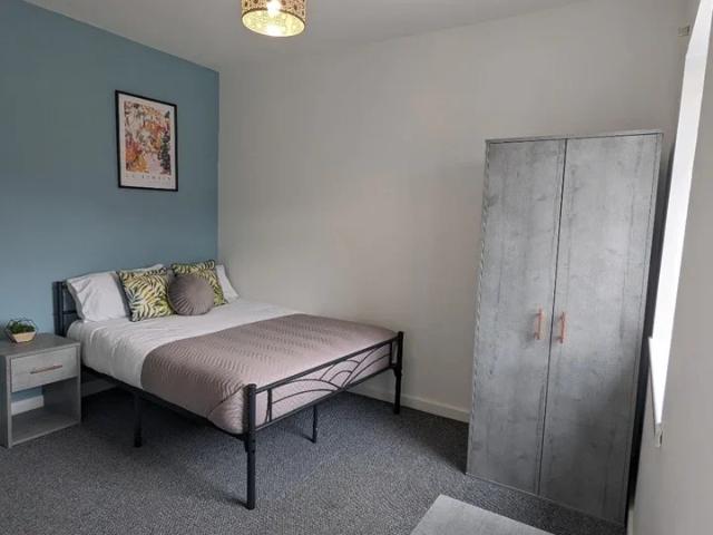 Room for rent in Clifton, South Yorkshire