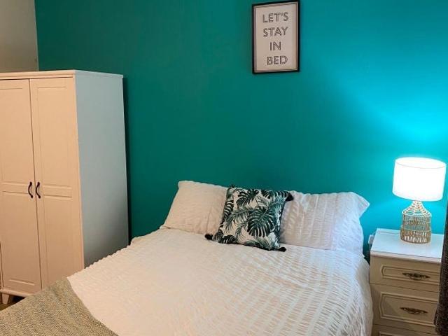 Room for rent in Calderstones
