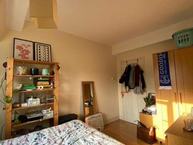 Room for rent in Henry Prince Estate, Greater London