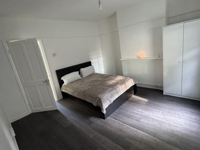 Room for rent in Clapham, Greater London