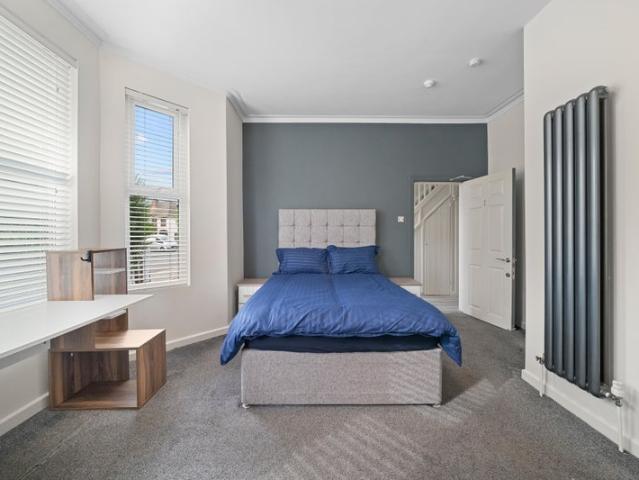 Room for rent in Orrell Park, Calderstones