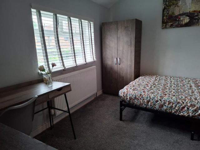 Room for rent in Lee Bank, Greater Manchester
