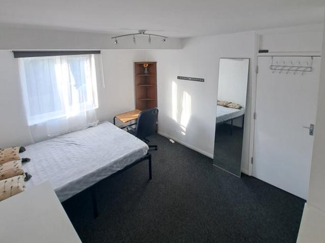 Room for rent in Maryland, Greater London