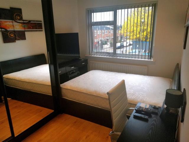 Room for rent in Earlsfield, Greater London