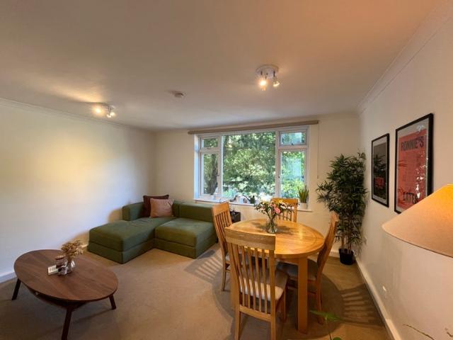 Room for rent in Well Hall, Greater London