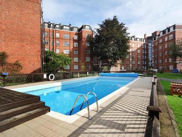 Room for rent in London Borough of Hounslow, Strand