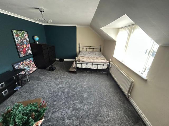 Room for rent in Laisterdyke, West Yorkshire