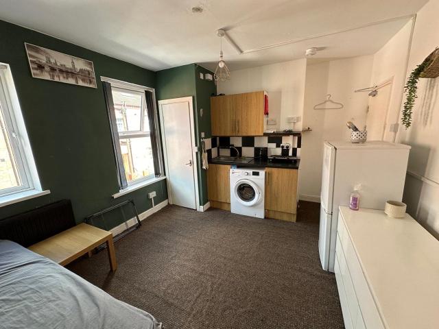 Room for rent in Heath, West Yorkshire