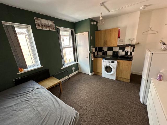 Room for rent in Heath, West Yorkshire