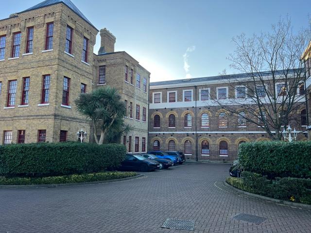 Room for rent in London Borough of Ealing, Greater London