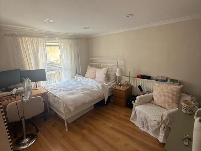 Room for rent in Kensal Town, Bayswater