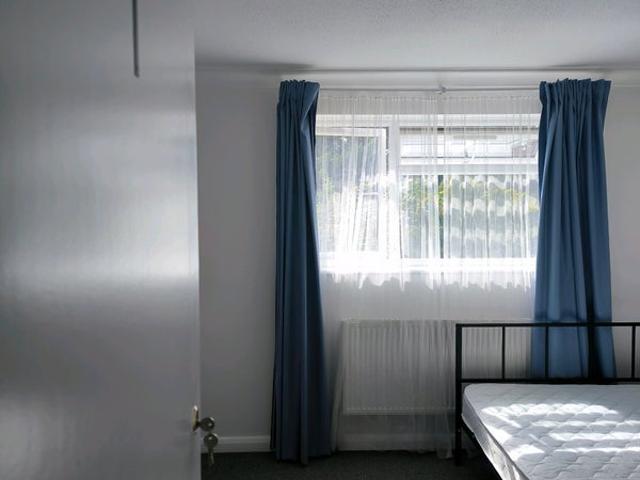 Room for rent in Laindon, Essex