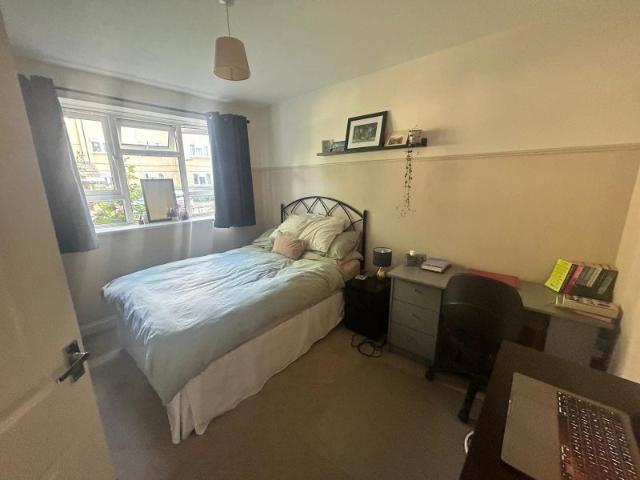 Room for rent in Southfields, Greater London
