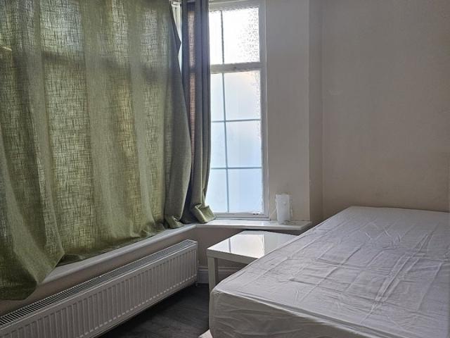 Room for rent in London Borough of Brent, Greater London