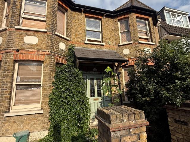 Flat for rent in Greater London