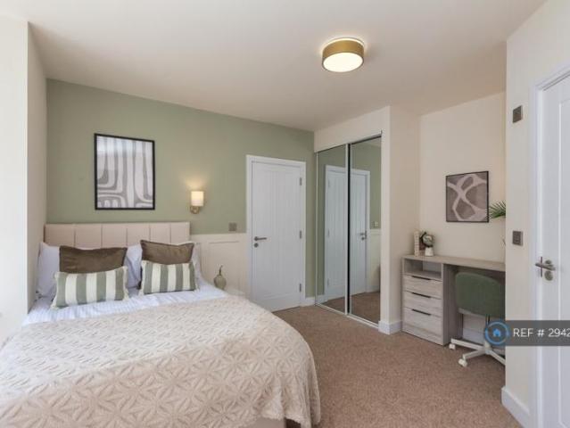 Room for rent in Orrell Park, Calderstones