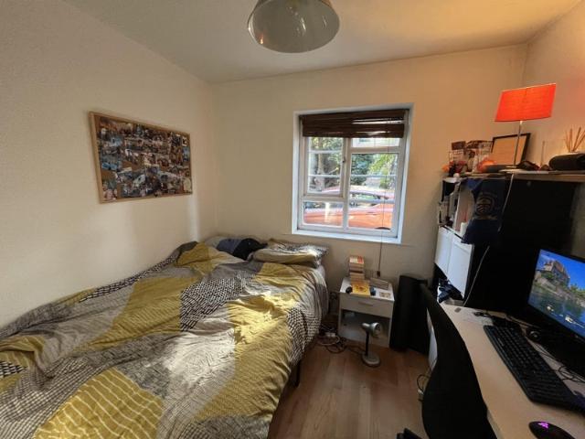 Room for rent in Parrs Wood, Georgia