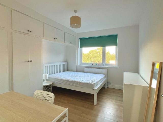 Room for rent in Southfields, Greater London