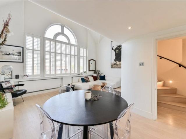 Room for rent in Southfields, Greater London