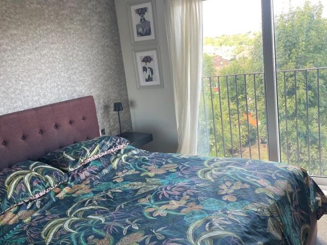Room for rent in Oakwood, Greater London