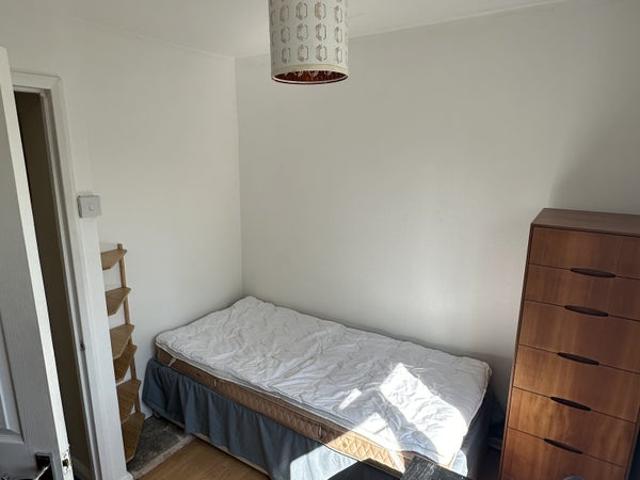 Room for rent in Southfields, Greater London
