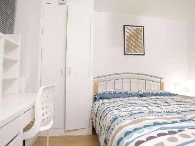 Flat for rent in London Borough of Tower Hamlets, Greater London