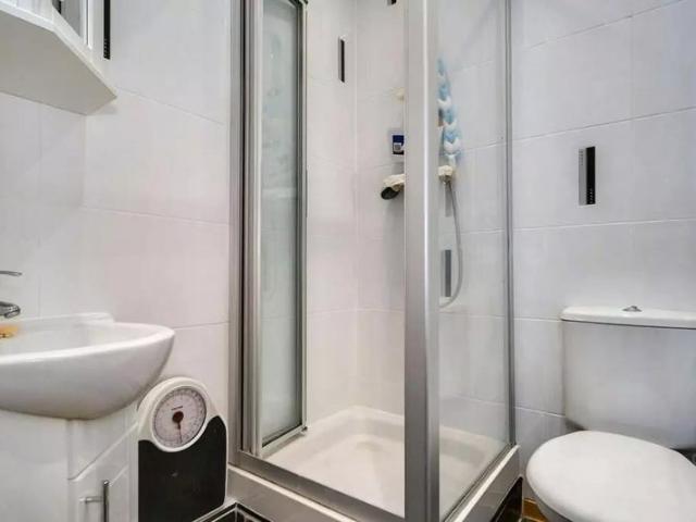Room for rent in Milton Bridge, Scotland