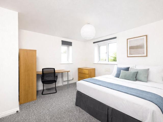Room for rent in Stoke Park, Cheswick