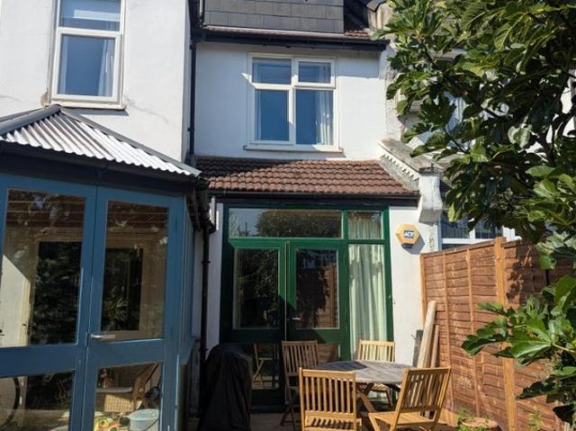 Room for rent in Streatham Park, Greater London