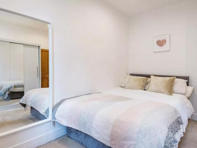 Room for rent in Earlsfield, Greater London