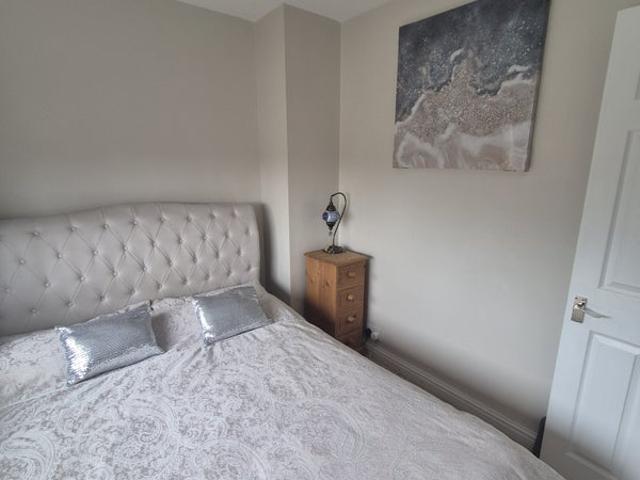 Room for rent in Cridling Stubbs, North Yorkshire