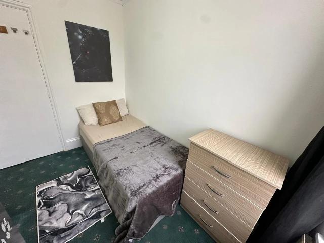 Room for rent in London Borough of Brent, Greater London