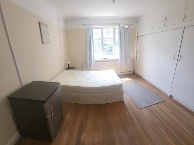 Room for rent in London Borough of Croydon, Greater London