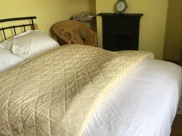 Room for rent in Llysworney, Wales