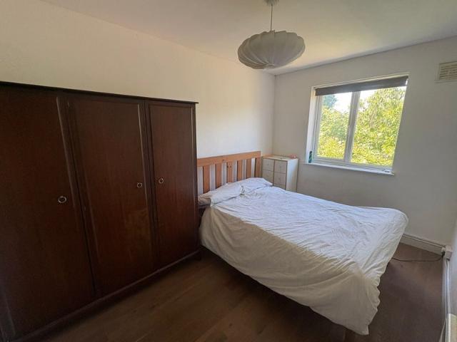 Room for rent in Charlton, Greater London