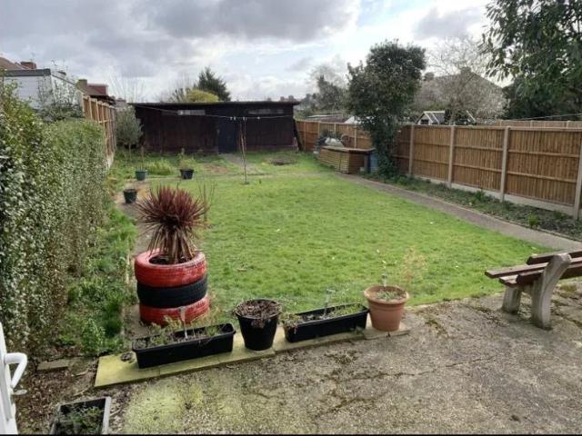 Room for rent in Harmondsworth, Greater London
