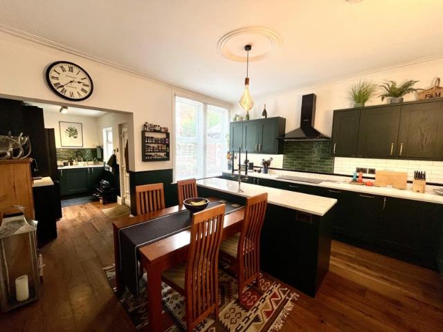 Room for rent in Gledhow Park, Leeds