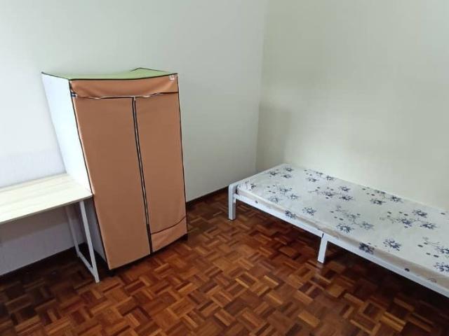 Room for rent in Petaling, Alam Impian