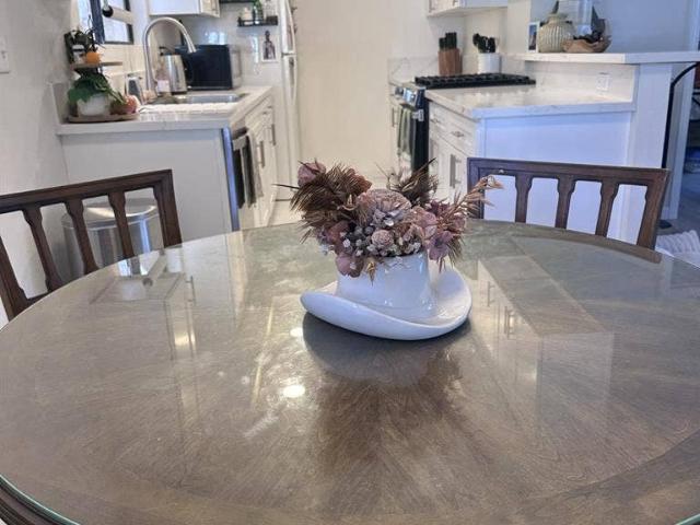 Room for rent in Huntington Beach, California