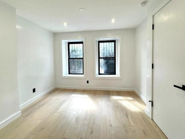 Room for rent in Arverne, New York