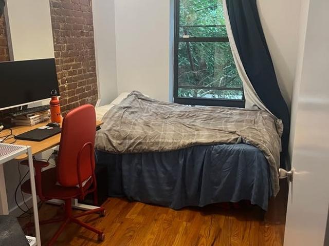 Room for rent in Arverne, New York
