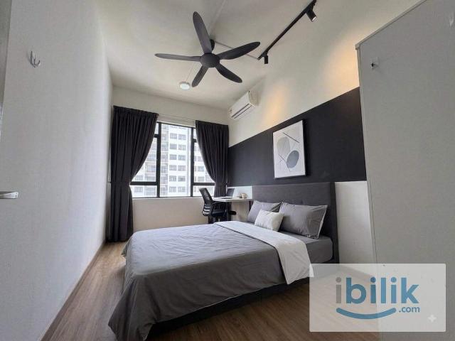 Room for rent in Petaling, Alam Impian
