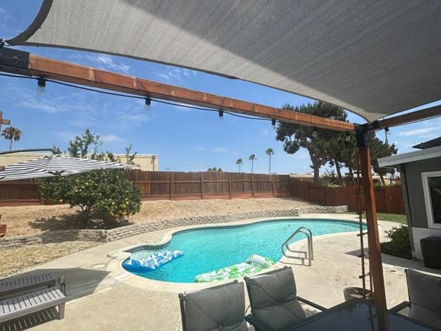 Room for rent in Oceanside, California