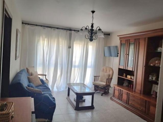 Quarto alugar em Área Residencial de Capuchos, Funchalinho, Casas Velhas, Pilotos, Vila Nova de Caparica, Casalinho, Almada