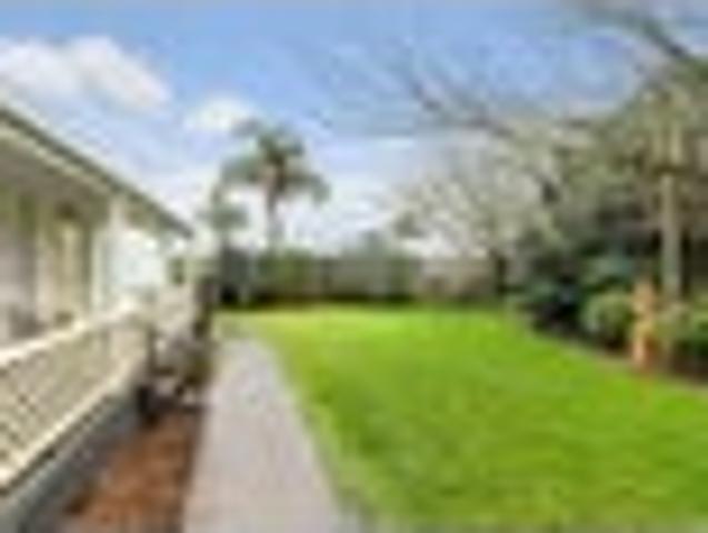 House for sale in Awhitu